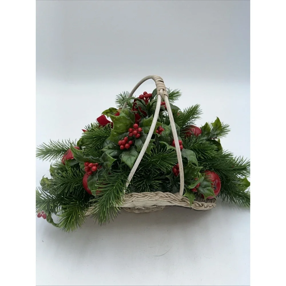 Vtg Plastic Christmas Poinsettia Arrangement In White Wicker Basket Christmas